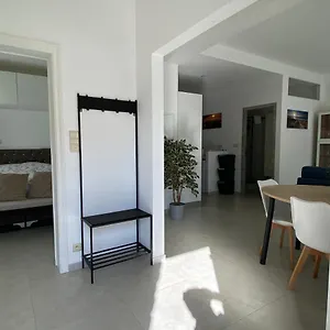 Superbe Lumineux ,super Bien équipé Avec Wifi-netflix Gratuit Appartement